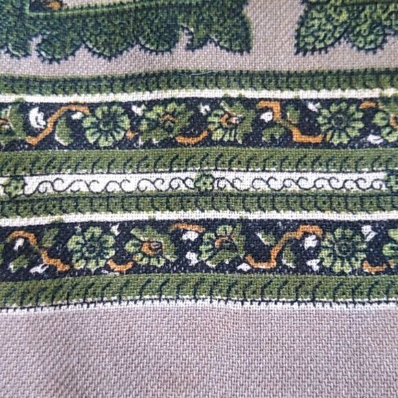 Elegant Green and Gray Patterned Floral Paisley Design Woven Women's Scarf - Picture 7 of 8
